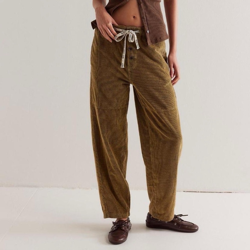 NWT Free People We The Free Roscoe Corduroy Pull On Straight Pants in Bermuda - Picture 2 of 8